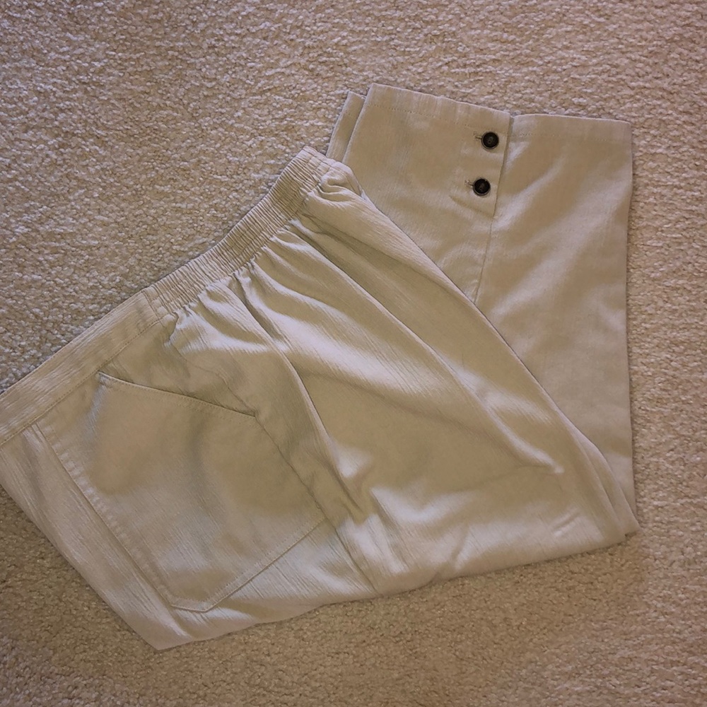 Alfred Dunner Tan Capri Pants